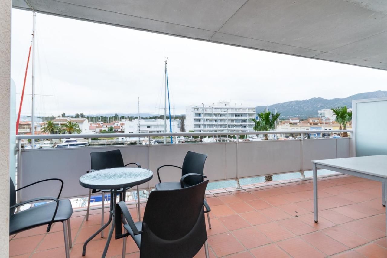 Apartamento Vista Canal Apartment โรเซส ภายนอก รูปภาพ